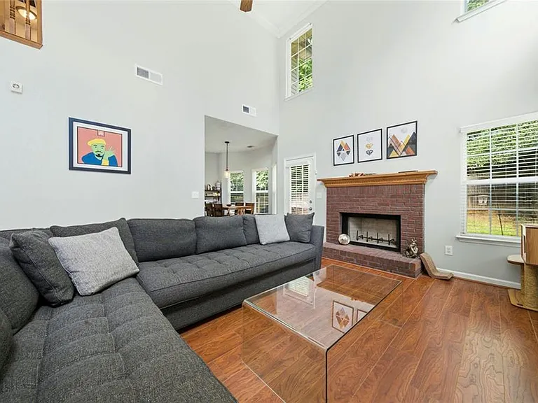 983 Aspen Dr — Photo 8