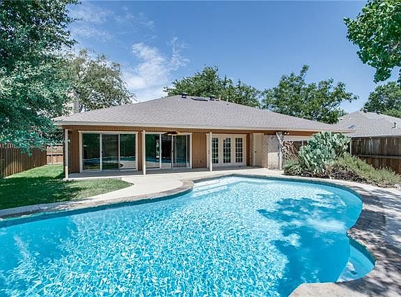 5th image of 1013 Oxfordshire Dr