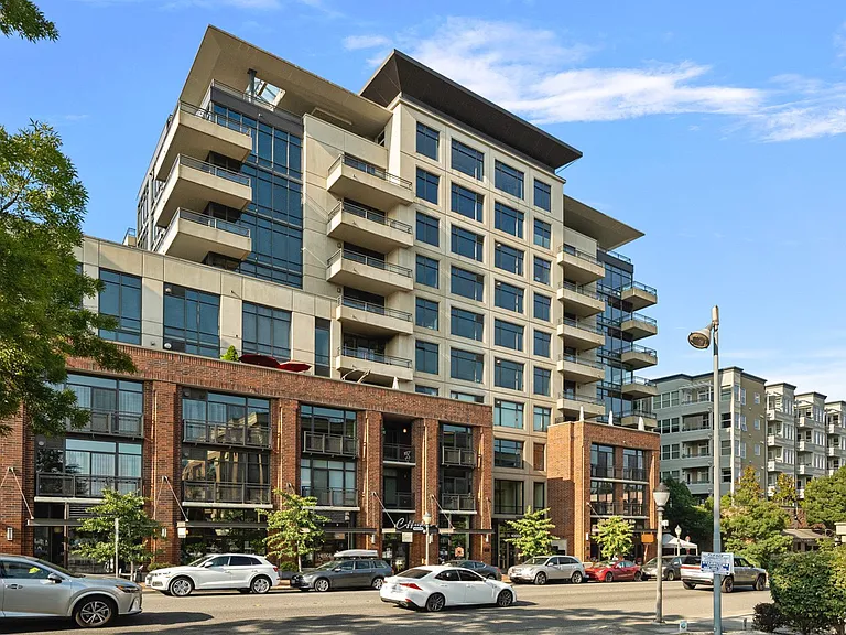 10000 Main St #403 — Photo 6