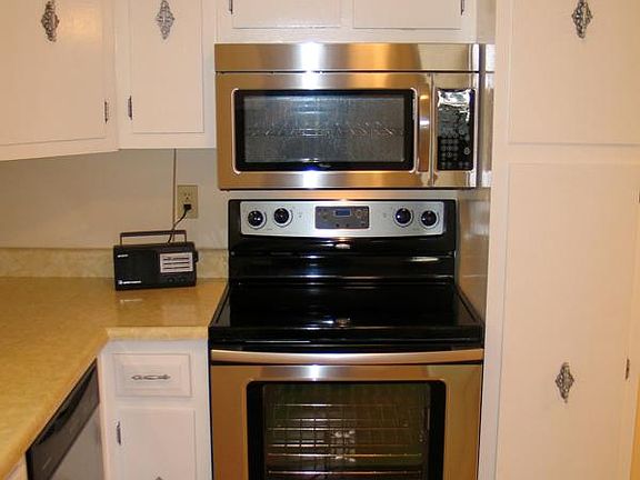 3rd image of 8209 Mercier St