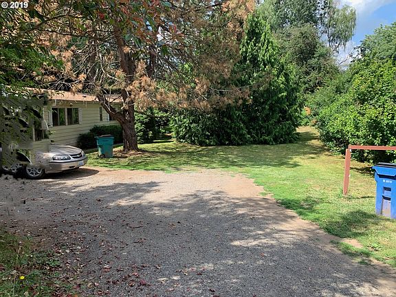 3rd image of 5712 NE 40th St