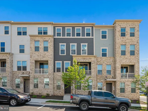 42587 Pitlochry Ter, Sterling, VA 20166