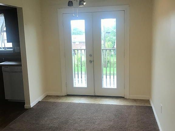 5th image of 425 Lenney Dr APT 4