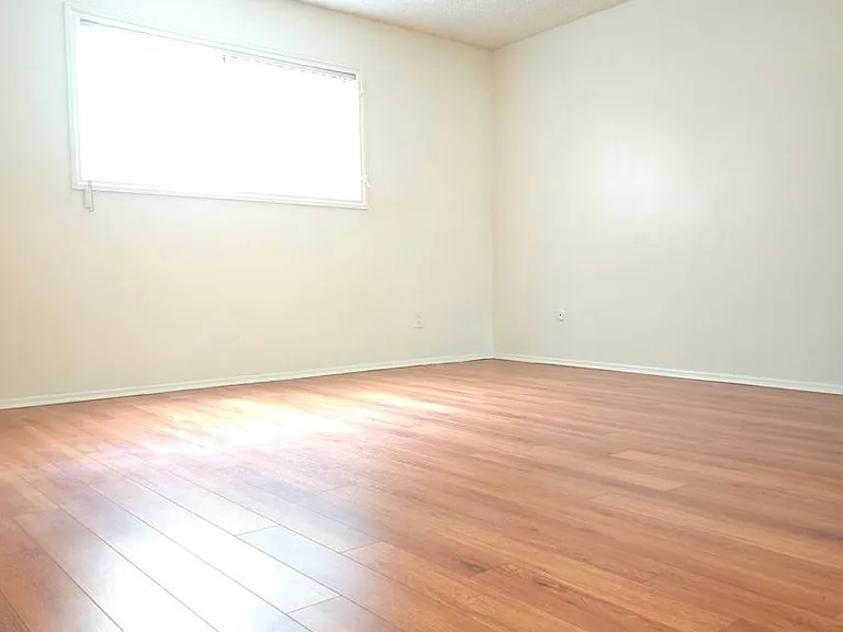 120 - 801 E Palmer Ave — Photo 10