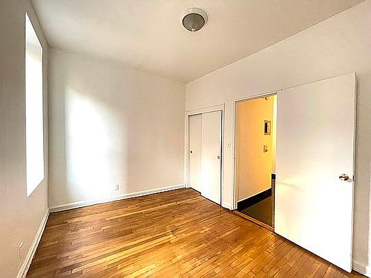 3rd image of 201 E 89th St APT 2C