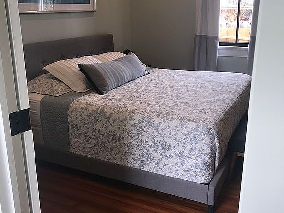 4th image of 908 Newton St