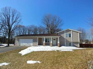 566 Arrowhead Ct, Lino Lakes, MN 55014