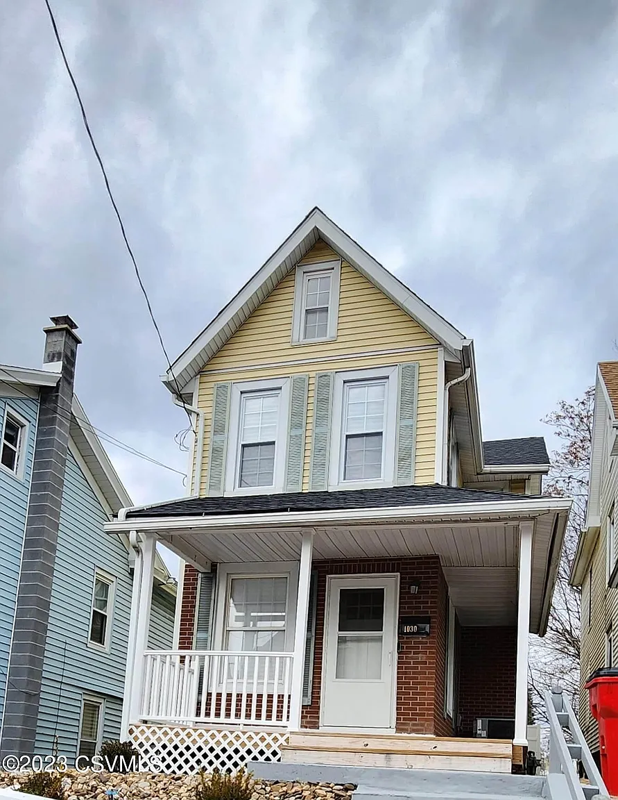 1030 Chestnut St photo 1
