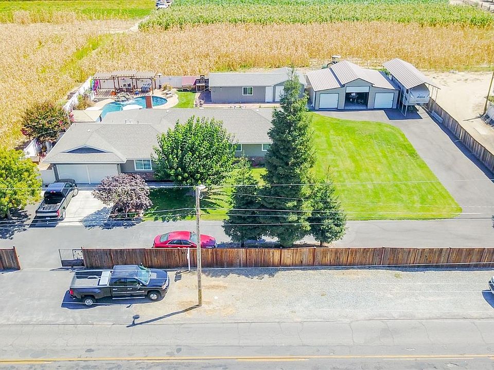 2nd image of 2000 Golf Rd