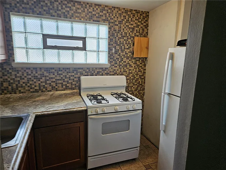 1907 Hanover St #10 — Photo 8