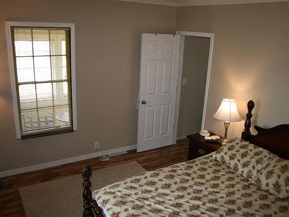 3rd image of 510 Jackson St