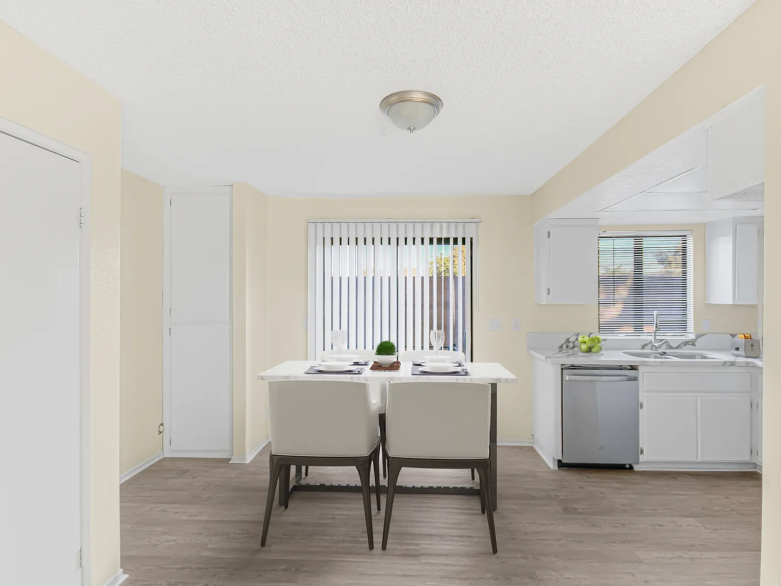 2 bed, 1100 sqft, $2,195 — Photo 4