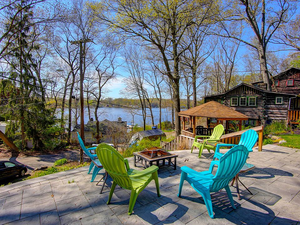 Paver Patio + 2 car parking