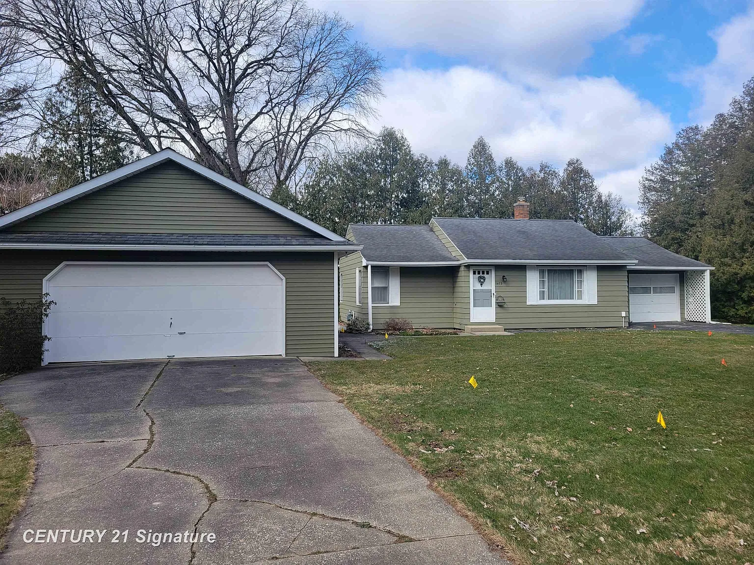 1473 Wilson Ave photo 1