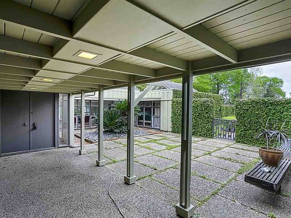2nd image of 1225 Oakcrest Cir