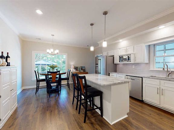 5th image of 9158 Longwood Ln