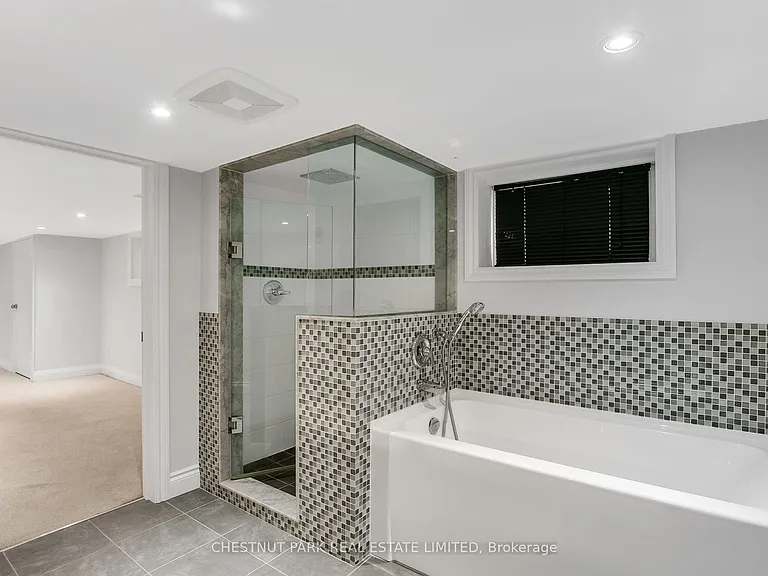 484 Merton St — Photo 40