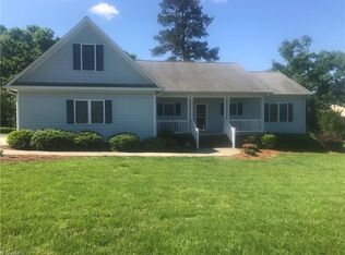 283 W 1st St, Denton, NC 27239