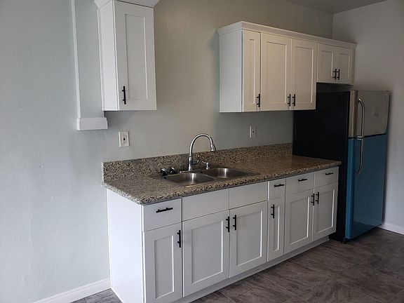 4th image of 138 S Berendo St APT 101