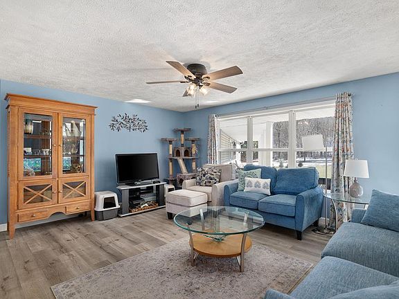 5th image of 3040 Gass Rd