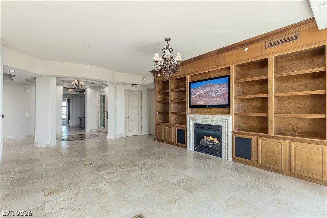 One Queensridge Place — Photo 3