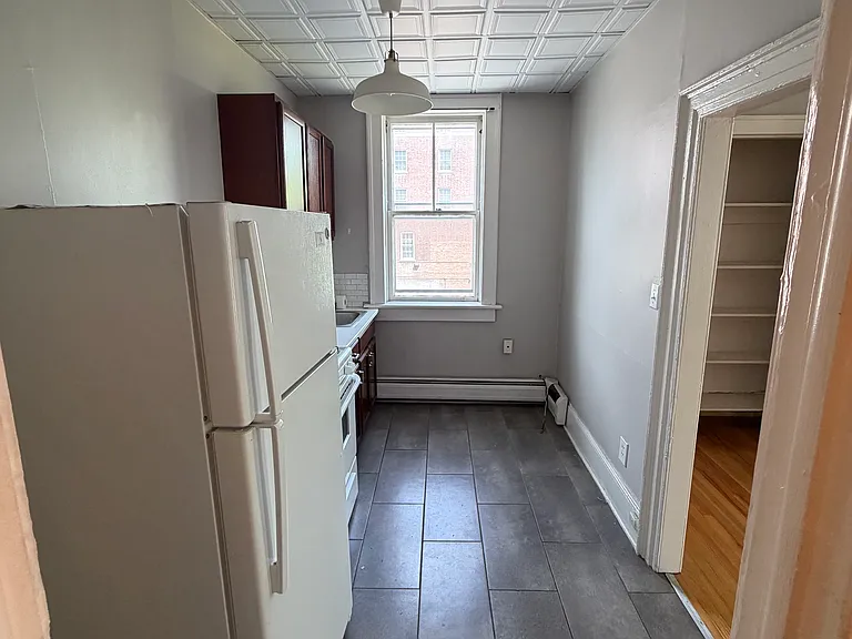 35 1st St #4 — Photo 5