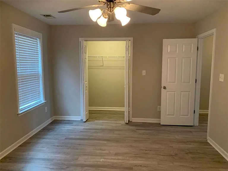1743 Heights Cir — Photo 10