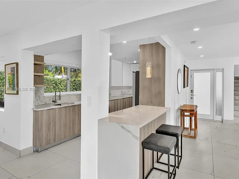 9257 Bay Dr — Photo 11