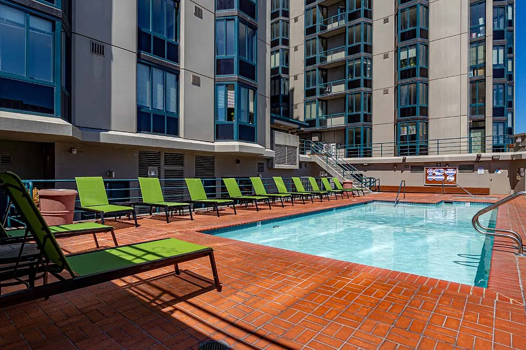 Trinity Towers Apartments — Photo 1