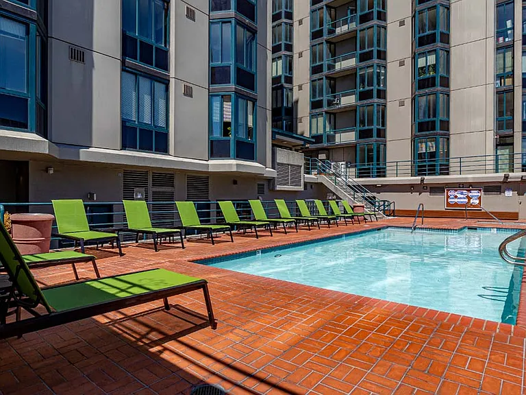 Trinity Towers Apartments — Photo 1