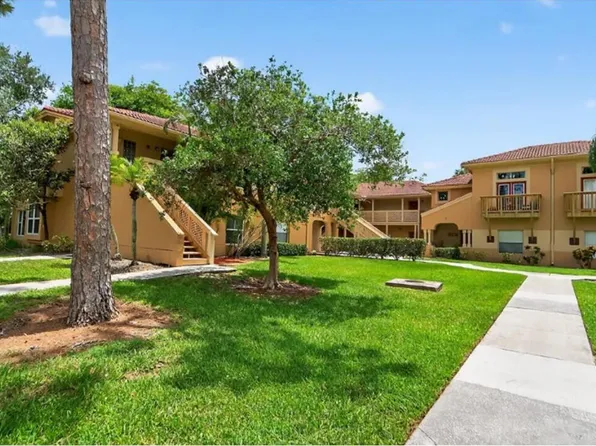 4751 Via Palm Lakes, West Palm Beach, FL