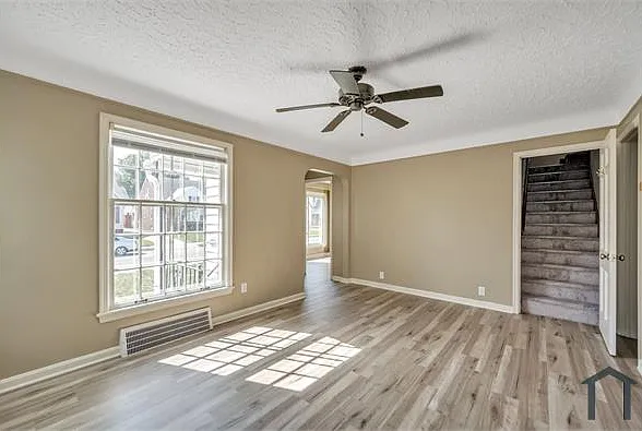 10713 Vernon Ave — Photo 15