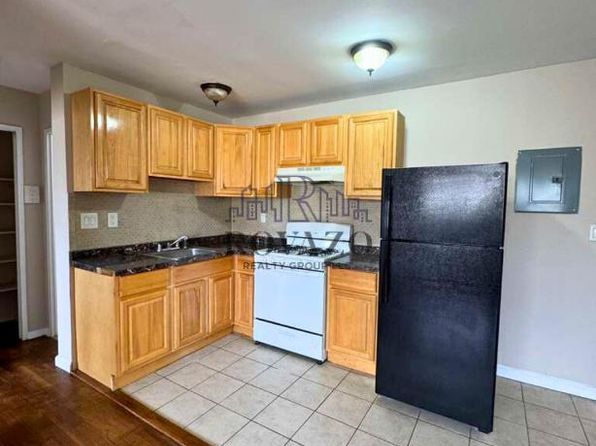 421 Irvington Ave APT 3B