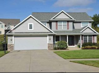 1643 Bristol Ridge Dr NW, Grand Rapids, MI 49544