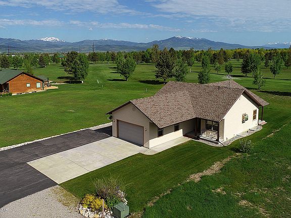 4th image of 723 Country Club Way