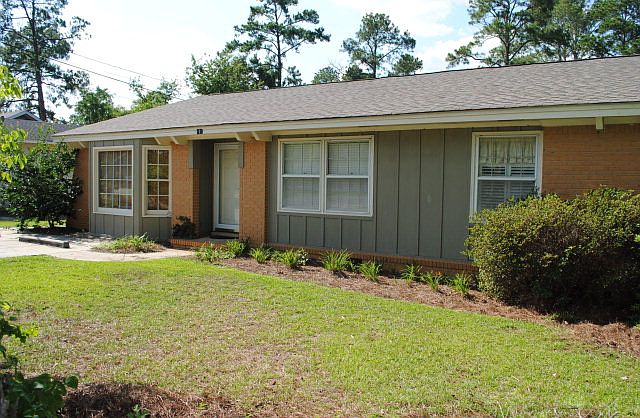 2nd image of 121 Sunset Dr