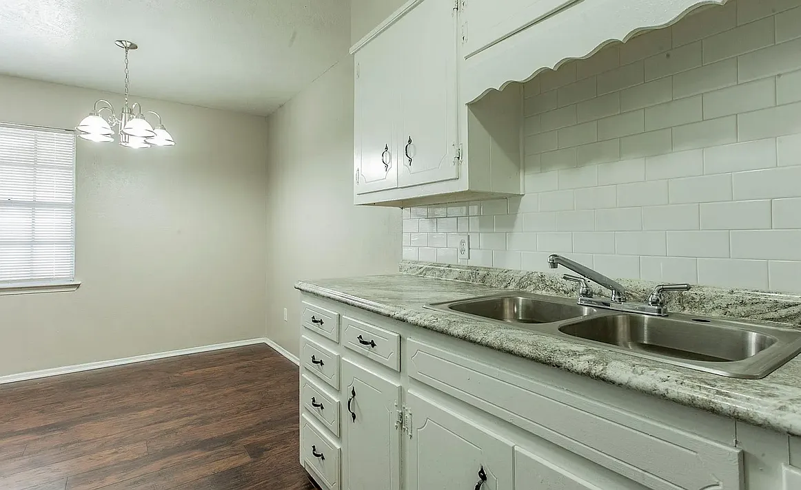 1 bed, 1.0 bath, $595 — Photo 1