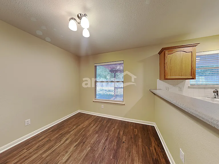 8802 Gallop Chase — Photo 5