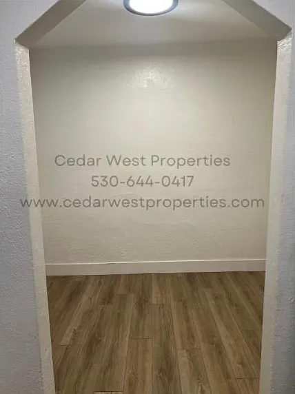 887 Reservoir St — Photo 8
