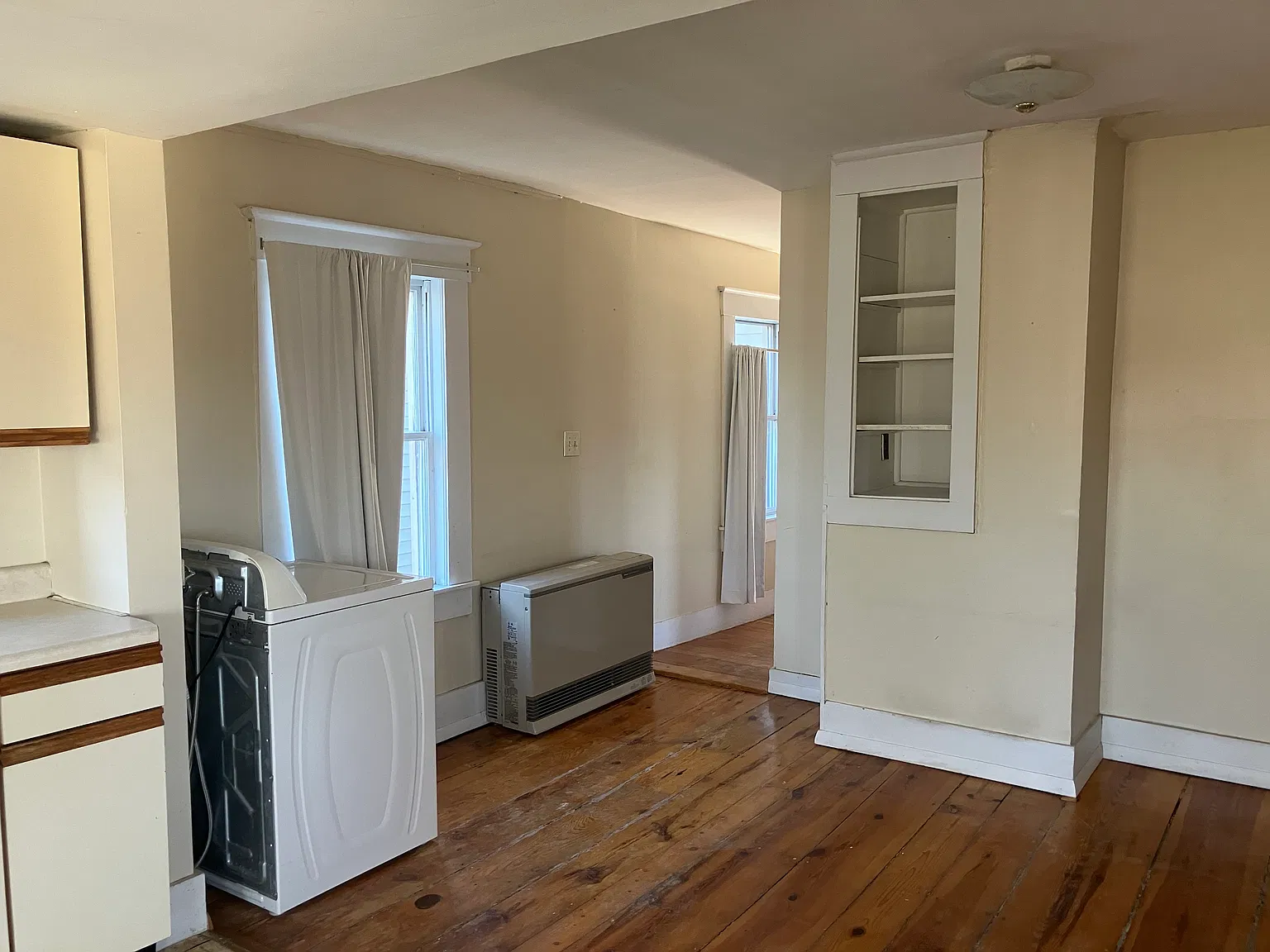 3 bed, 1200 sqft, $1,950 — Photo 4