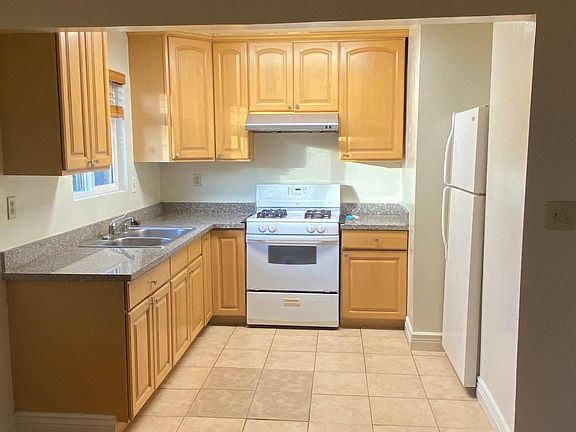 3rd image of 10242 Beardon Dr APT 1