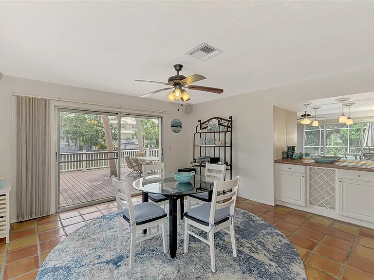 4946 Commonwealth Dr — Photo 27