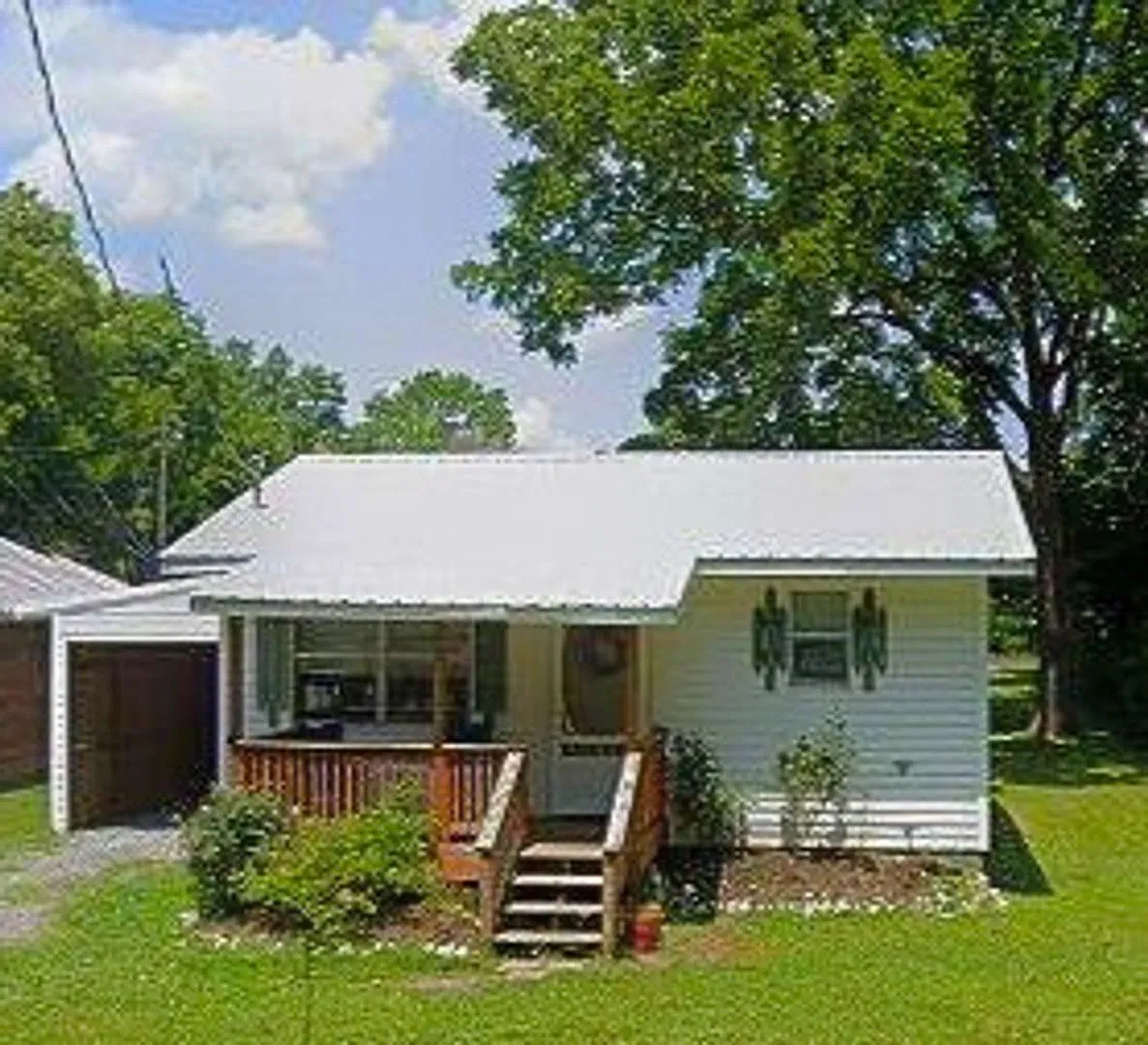 Charming Little House — Photo 1