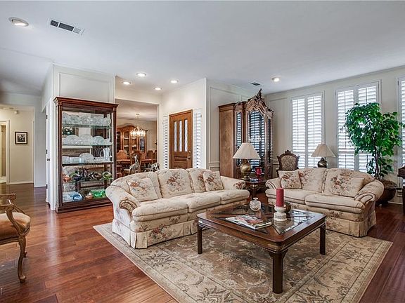 2nd image of 3212 Bullock Dr