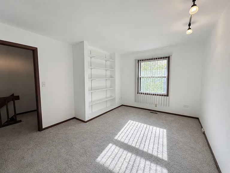 604 N Hough St #B — Photo 8
