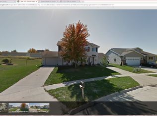 1719 S 11th Ave E, Newton, IA 50208