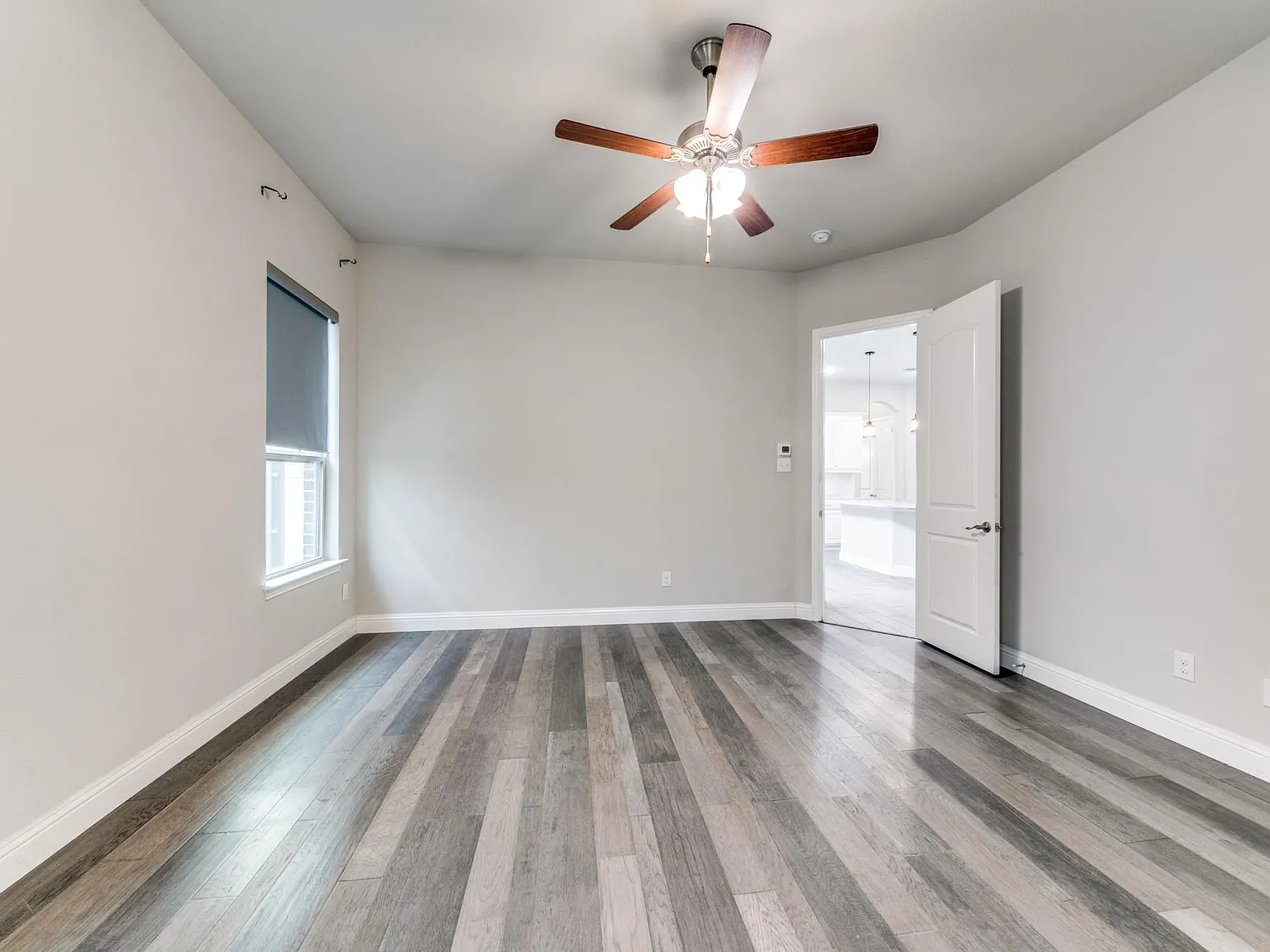4 bed, 3.5 bath, 2879 sqft, $3,895 — Photo 4