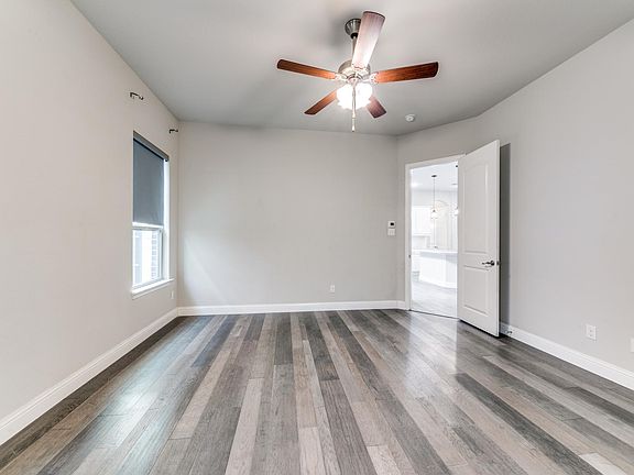 4th image of 17660 Sequoia Dr
