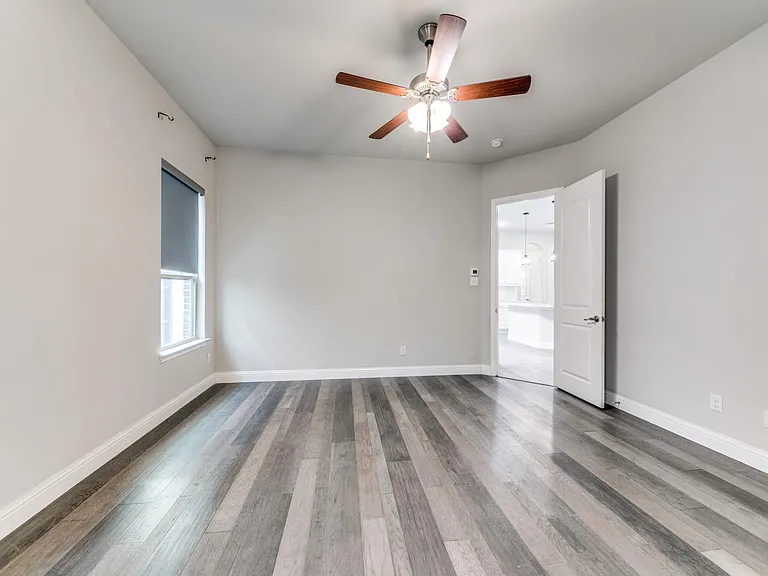 17660 Sequoia Dr — Photo 4