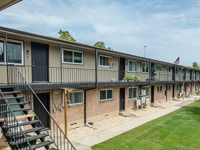 Central North Apartments — Photo 2